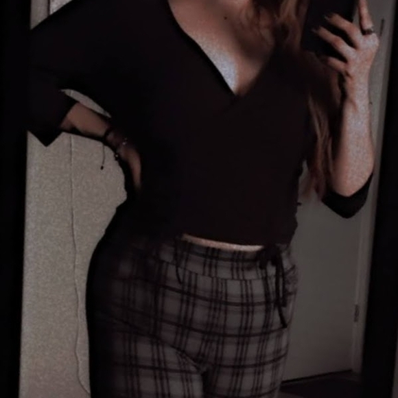 Jennifer Lopez Black Sheer Sleeve Blouse - Picture 2 of 5